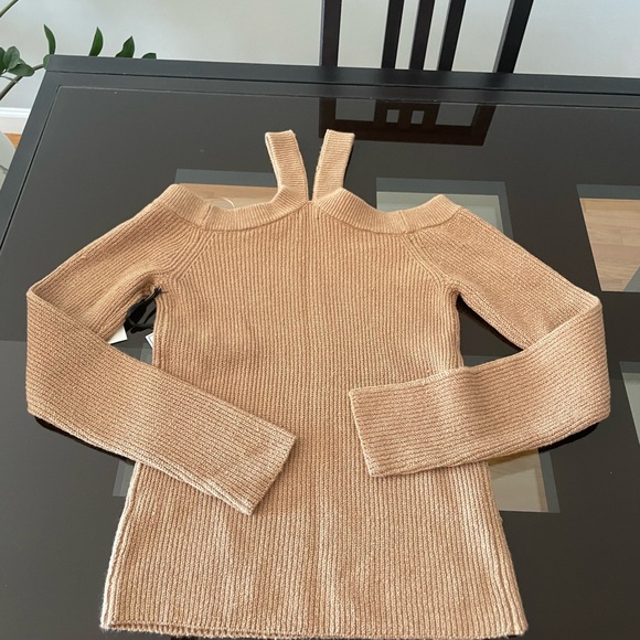 Aritzia sweater - Picture 5 of 9